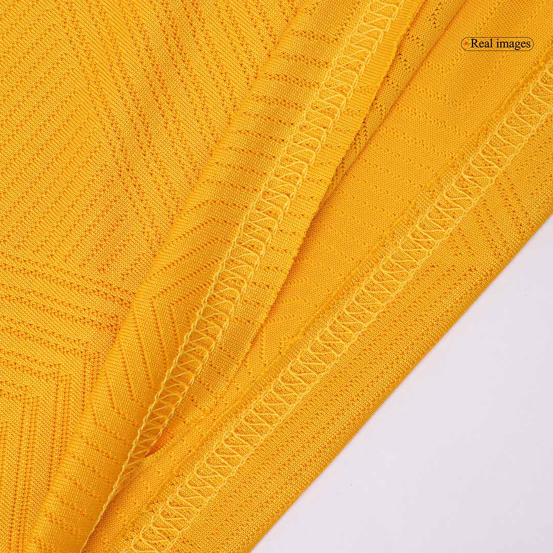 Wolverhampton Wanderers Home Soccer Jersey 2024/25 footmaillots.fr