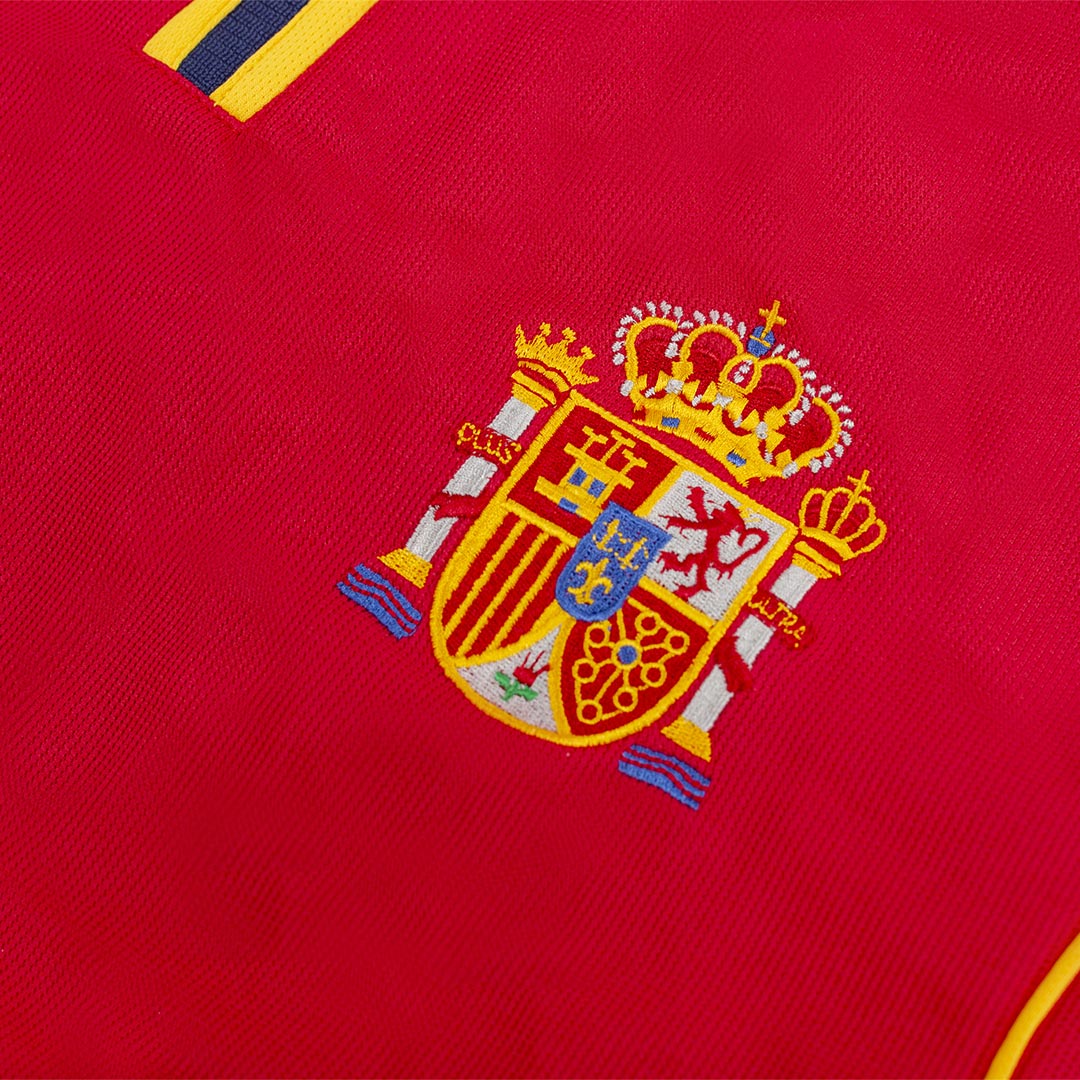 Retro 2000 Spain Home Soccer Jersey footmaillots.fr